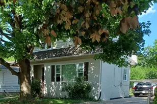 555 Lorraine Ave, Waukegan, IL 60085 - Photo 1