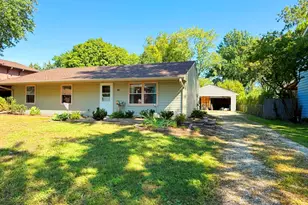 1041 N Elmwood Dr, Aurora, IL 60506 - Photo 1