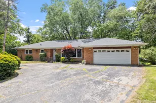 7942 Tennessee Ave, Willowbrook, IL 60527 - Photo 1