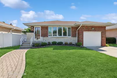 4445 N Forestview Avenue, Chicago, IL 60656 - Photo 1