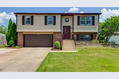 417 Pheasant Ridge Court, Lindenhurst, IL 60046 - Photo 1