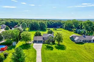 2020 Autumn Wood Dr, Ottawa, IL 61350 - Photo 1