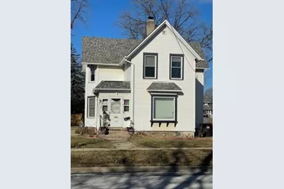 132 S McHenry Avenue, Crystal Lake, IL 60014 - Photo 1