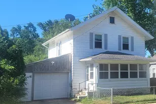 1325 21st Ave, Rockford, IL 61104 - Photo 1
