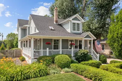 820 S Grove Avenue, Barrington, IL 60010 - Photo 1