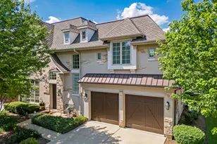 8 Willowcrest Dr, Oak Brook, IL 60523 - Photo 1