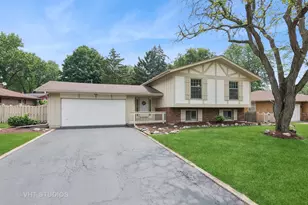 513 James Ct, Algonquin, IL 60102 - Photo 1