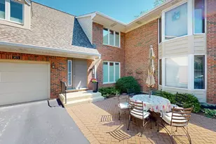 1671 N Belmont Ct, Arlington Heights, IL 60004 - Photo 1