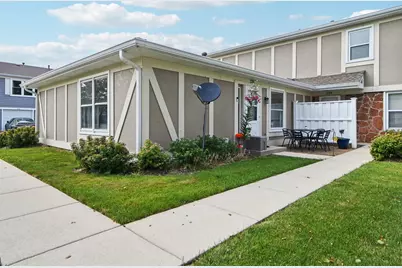 226 Nantucket Hbr #226, Schaumburg, IL 60193 - Photo 1