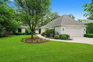 733 Charlemagne Dr, Northbrook, IL 60062 - Photo 1