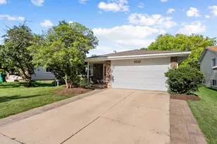 463 Raphael Ave, Buffalo Grove, IL 60089 - Photo 1