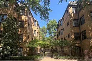 7635 1/2 N Greenview Ave, Chicago, IL 60626 - Photo 1