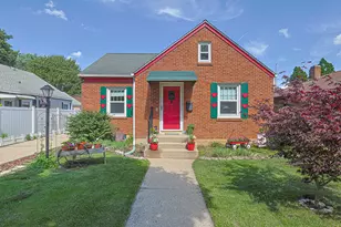 157 S Du Bois Ave, Elgin, IL 60123 - Photo 1