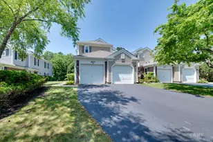 1869 Pebble Beach Cir, Elk Grove Village, IL 60007 - Photo 1