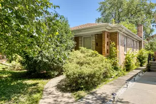 6211 N Kildare Ave, Chicago, IL 60646 - Photo 1