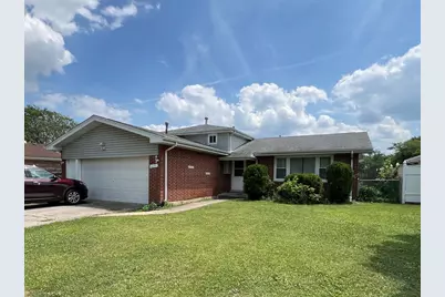 6631 W 89th Place, Oak Lawn, IL 60453 - Photo 1
