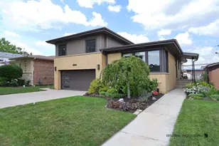 10432 Laramie Ave, Oak Lawn, IL 60453 - Photo 1