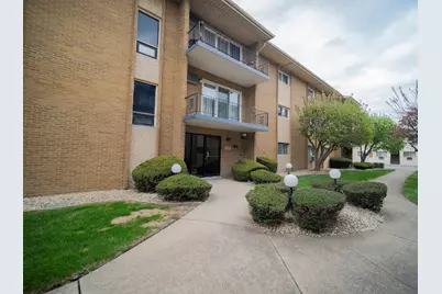 10109 S Cicero Avenue #302, Oak Lawn, IL 60453 - Photo 1