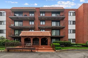 2086 St Johns Ave, Highland Park, IL 60035 - Photo 1