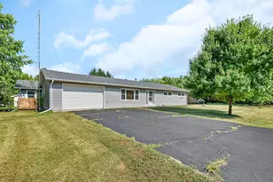 3610 Plaza Dr, Morris, IL 60450 - Photo 1