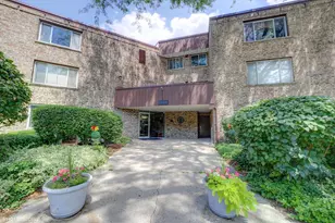 2600 Brookwood Way Dr, Rolling Meadows, IL 60008 - Photo 1