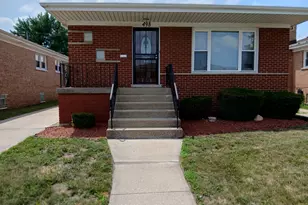 498 Crandon Ave, Calumet City, IL 60409 - Photo 1