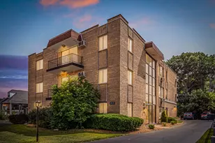 9819 S Cicero Ave, Oak Lawn, IL 60453 - Photo 1