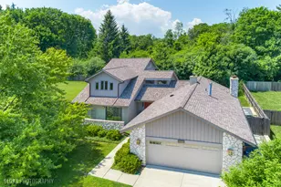 530 Sunnyside Ave, Gurnee, IL 60031 - Photo 1