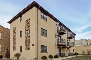 2545 N 72nd Ct, Elmwood Park, IL 60707 - Photo 1