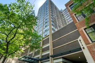 3110 N Sheridan Rd, Chicago, IL 60657 - Photo 1