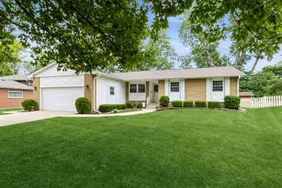 639 N Stephen Drive, Palatine, IL 60067 - Photo 1