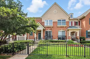 679 Central Ave, Deerfield, IL 60015 - Photo 1