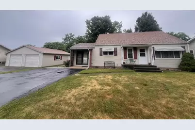 405 S Clinton Street, Clifton, IL 61727 - Photo 1