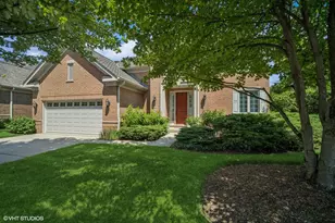 823 Balmoral Ln, Northbrook, IL 60062 - Photo 1