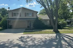 47 W King Henry Ct, Palatine, IL 60067 - Photo 1