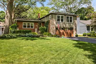 228 S Glendale Avenue, Barrington, IL 60010 - Photo 1