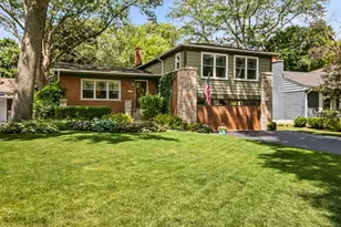 228 S Glendale Ave, Barrington, IL 60010 - Photo 1