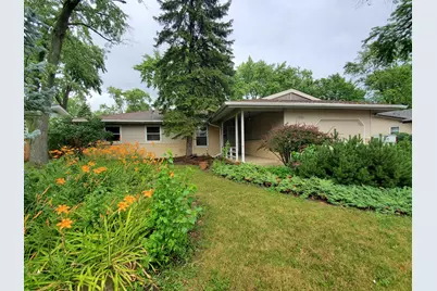 595 W Elk Grove Boulevard, Elk Grove Village, IL 60007 - Photo 1