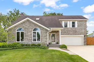 2S566 Thaddeus Cir, Glen Ellyn, IL 60137 - Photo 1