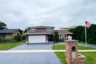 10329 S Interlochen Dr, Palos Hills, IL 60465 - Photo 1