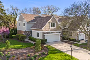 2566 Essex Dr, Northbrook, IL 60062 - Photo 1