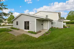 331 Regatta Point, Schaumburg, IL 60194 - Photo 1