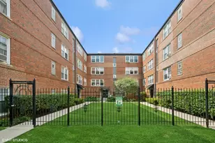 2427 W Farragut Ave, Chicago, IL 60625 - Photo 1