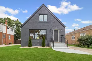 10009 S Spaulding Ave, Evergreen Park, IL 60805 - Photo 1