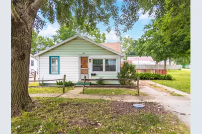 607 W Grant Avenue, Pontiac, IL 61764 - Photo 1