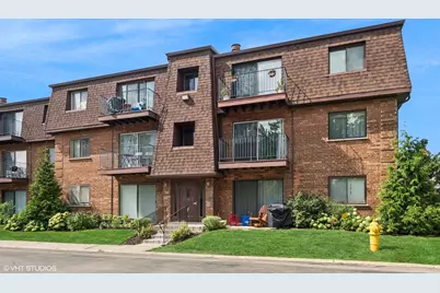 700 Cobblestone Circle #D, Glenview, IL 60025 - Photo 1