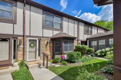 74 White Oak Circle, Saint Charles, IL 60174 - Photo 1