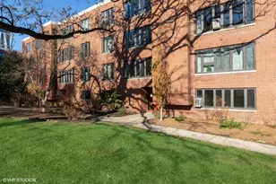 5514 S Woodlawn Ave, Chicago, IL 60637 - Photo 1