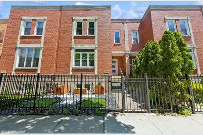 3125 S Giles Avenue, Chicago, IL 60616 - Photo 1