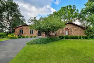 38W140 Rosewood Dr, Batavia, IL 60510 - Photo 1